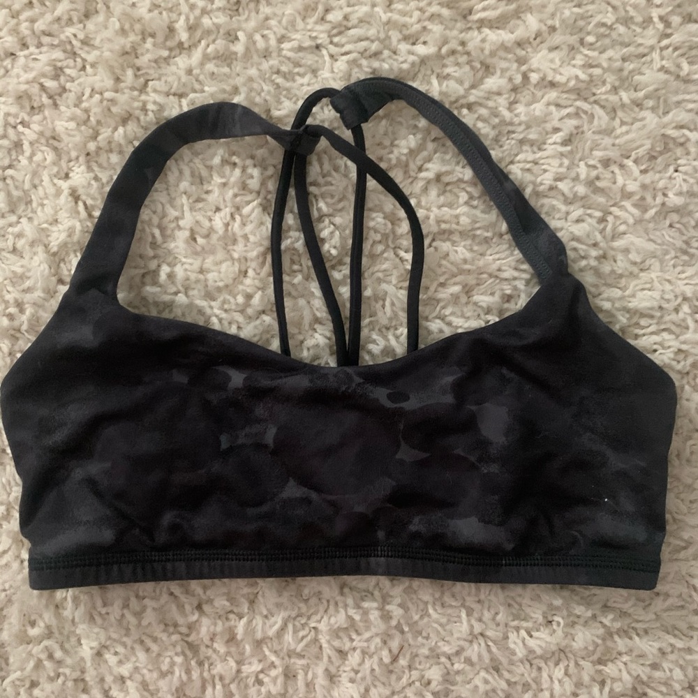 Lululemon free to be wild bra size 6